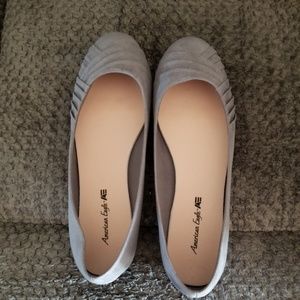 American Eagle flats size 7.5 gray
